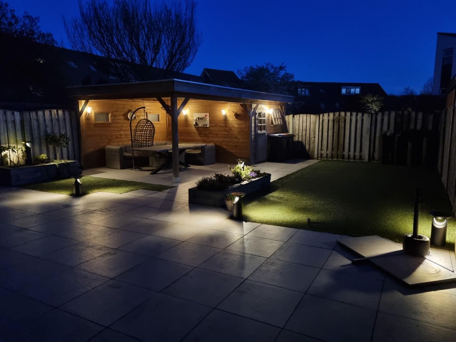 Hamad Falcon solar bollards
